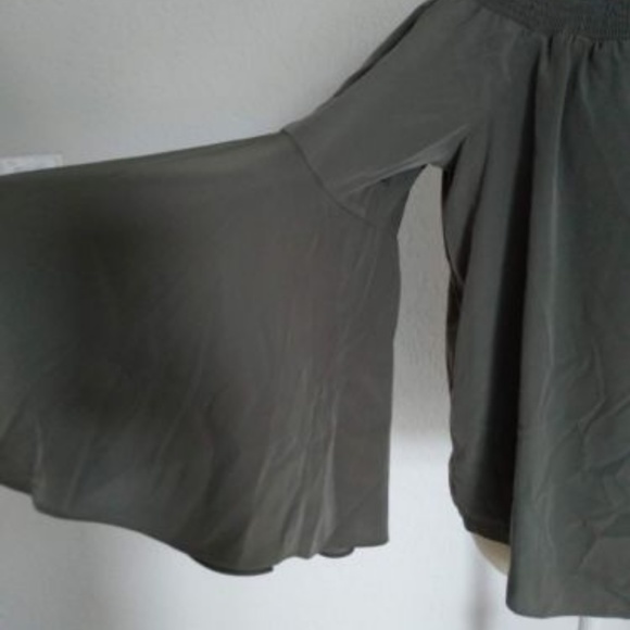 Bar III Womens Off-The-Shoulder Bell-Sleeve Top - Picture 3 of 5